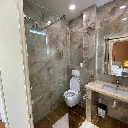 Hotel Edart 3*